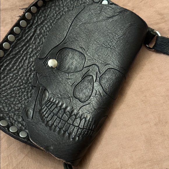 Skull Black Leather Crossbody Bag - Picture 4 of 10